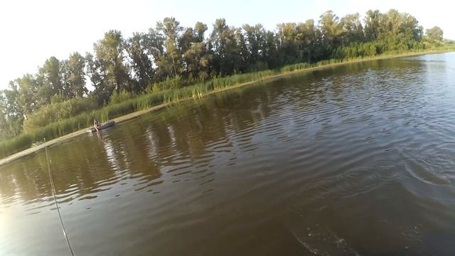 РЫБАЛКА НА ПРОТОКАХ РЕКИ САМАРКА, ДИКИЙ КЛЕВ ОКУНЯ И ЩУКИ смотреть онлайн