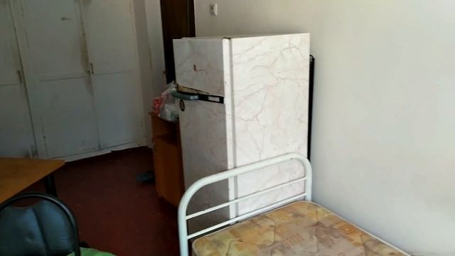 первая ночь в общаге, а в моей кровати уже кто то побывал... смотреть онлайн