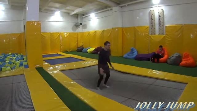 Посетили с Танчиком батутный цент в Абакане, эмоций хоть отбавляй, 02.02.2017 года. смотреть онлайн