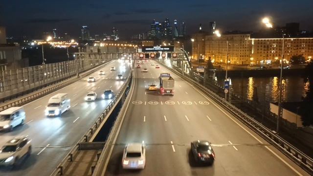 Путешествия по России. Москва сейчас. "Зависалка" для любителей дороги. #travelvlog смотреть онлайн
