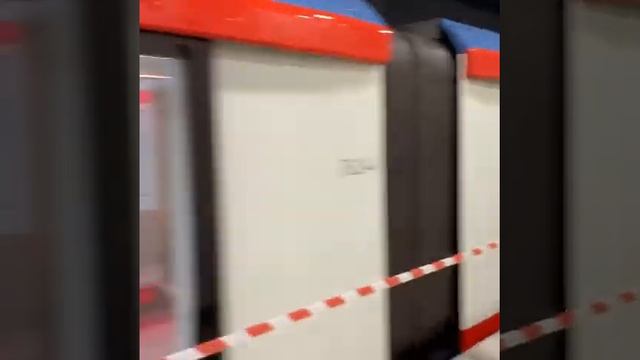 Пробный поезд на станции «Аминьевская» смотреть онлайн