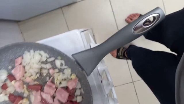 Кулинарное шоу - паста с овощами и томатом.