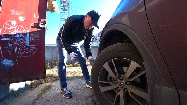 ШОК!!! НЕКАЧЕСТВЕННЫЕ ПОКРЫШКИ на Toyota Rav4 или мне просто не везёт?! Я знаю как решить проблему. смотреть онлайн