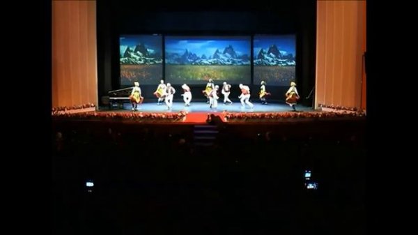 Vallja e Tropojës - Ansambli i Valleve Turgut Ozal College Durrës (Albanian Folk Dance)