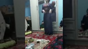 Узбечка танцует ракс узбек