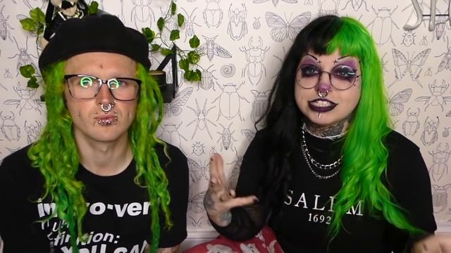10 Years Together! Storytimes, Pictures & Memories // Emily Boo & Miles Dread смотреть онлайн