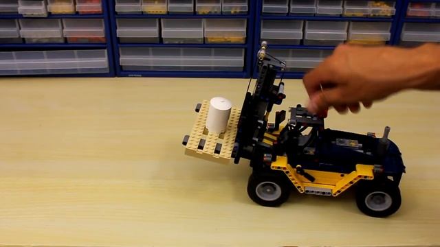 ЛЕГО Техник 42079 Вилочный Погрузчик Обзор / LEGO Technic Heavy Duty Forklift Review смотреть онлайн