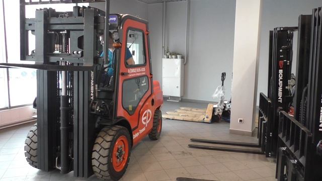 Вилочный погрузчик EP CPCD35T8 / Сибирь-Техника / Обзор