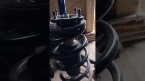 Замена опор передних стоек MAZDA CX7 2.5