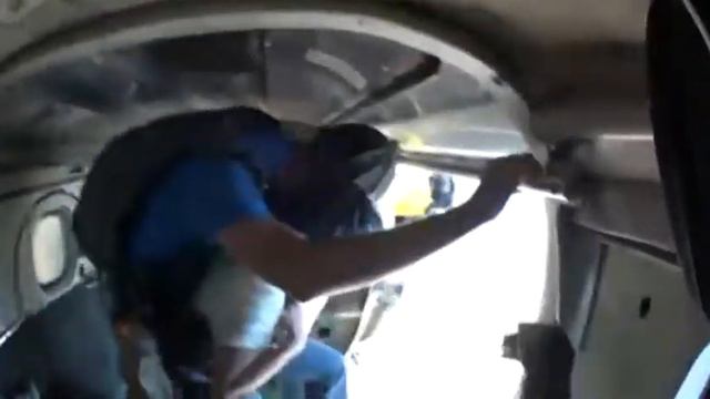 Eric Fleming SKYDIVES!!! смотреть онлайн