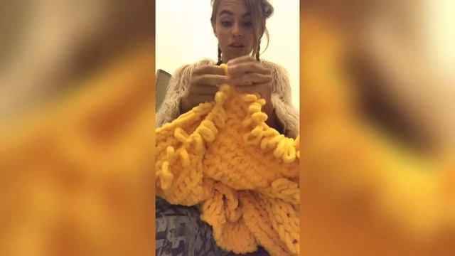 Вяжем плед Пикачу с Капюшоном из Alize puffy смотреть онлайн