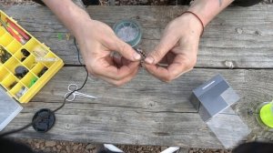 простой монтаж на кормушке арбуз