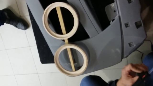 Процесс изготовления дверных карт. Обшивки под громкий фронт на Лада Приора часть 1 смотреть онлайн