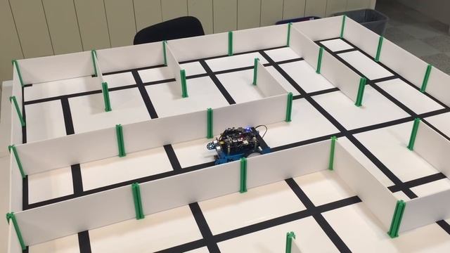 mBot Solving a Maze смотреть онлайн