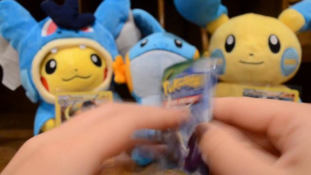Pokemon Cards- Opening up 4 Roaring Skies Booster Packs | Shaymin Hunting! смотреть онлайн