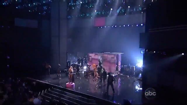 Christina Aguilera - Lotus Medley And Feel This Moment