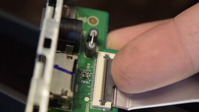 Installing the VESA adapter for the AOC 27V2H, 24V2H and 22V2H смотреть онлайн