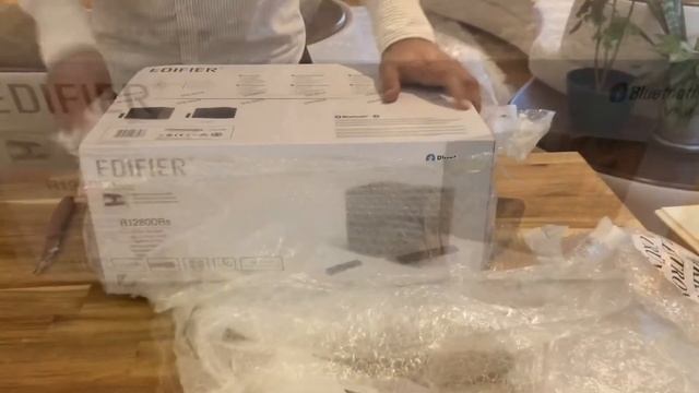 Edifier R1280DBs Kutu Açılımı ve Tanıtım смотреть онлайн