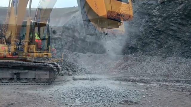 Дробильный ковш ROCKCRUSHER 9R переработка железобетонных шпал