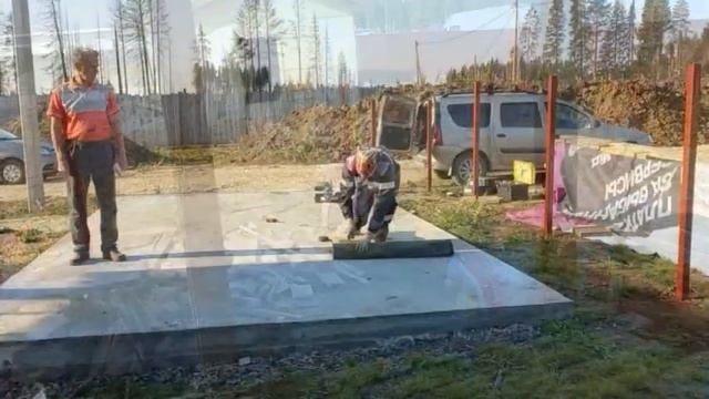 Начинаем строить гараж, вкапываем столбы, утепляем стену смотреть онлайн