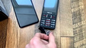 КУПИЛ КНОПОЧНЫЙ ТЕЛЕФОН DEXP ЗА 1499Р ДЛЯ БАБУШКИ!