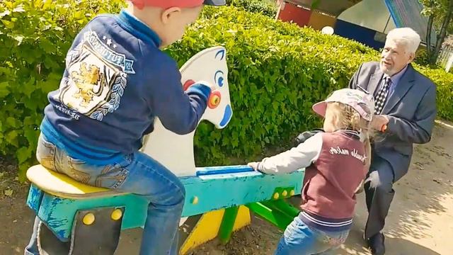 Николай Дроздов пришёл к Даше в Детсад :-) смотреть онлайн