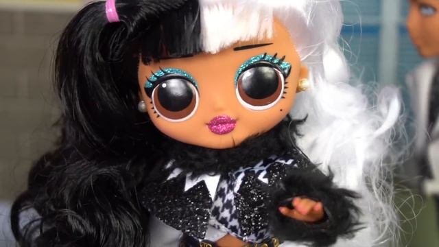 LOL OMG Doll Family First Day of School New Student Morning Routine смотреть онлайн