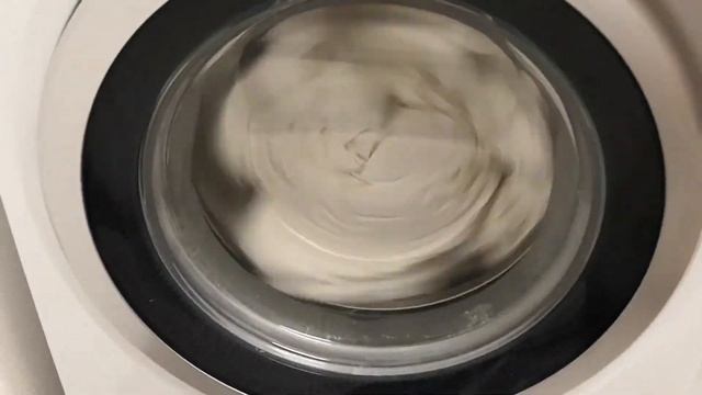 КАК СТИРАТЬ ОДЕЯЛО Постирать БОЛЬШОЕ ОДЕЯЛО Постирать одеяло В МАШИНКЕ Чем стирать Как сушить смотреть онлайн