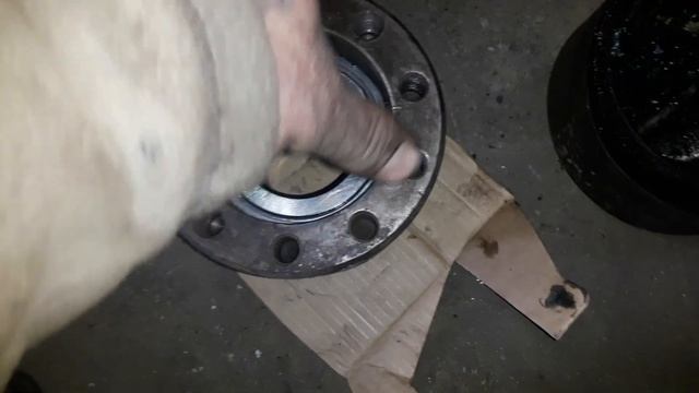 Установка ступицы. 4ч ATEGO. смотреть онлайн