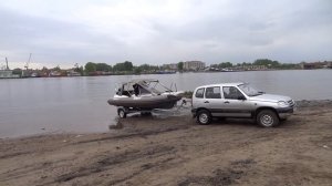 спуск  лодки риб