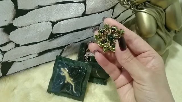 2) Винтажные броши. Разбор. Продолжение.