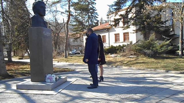 Zapadno.com: Честване на 3-ти март в град Брезник смотреть онлайн