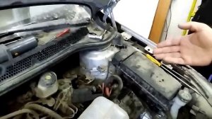 Opel Astra J. Горит значок ESP.