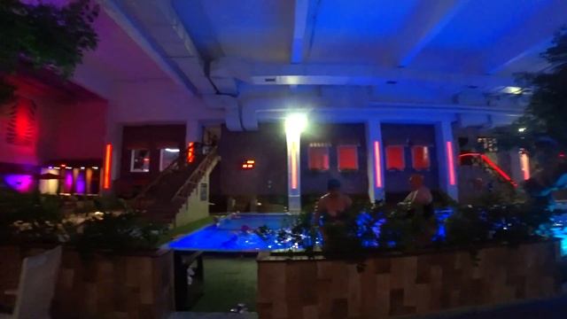 ? Зебра в ТЦ Клён/ Relax в сауне и бассейне/ Golden Fitness смотреть онлайн