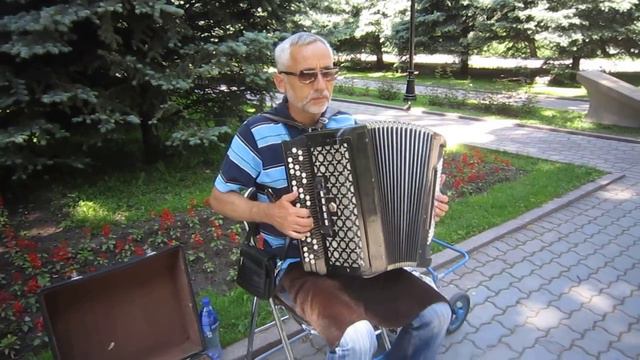Бумер на баяне в Алматы смотреть онлайн