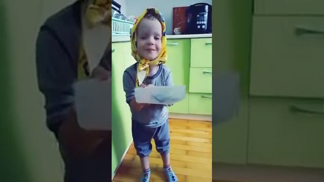 У курского вокзала#мойсыночек#популярное#прикол смотреть онлайн