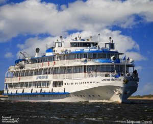 Теплоход Дмитрий Пожарский.mp4