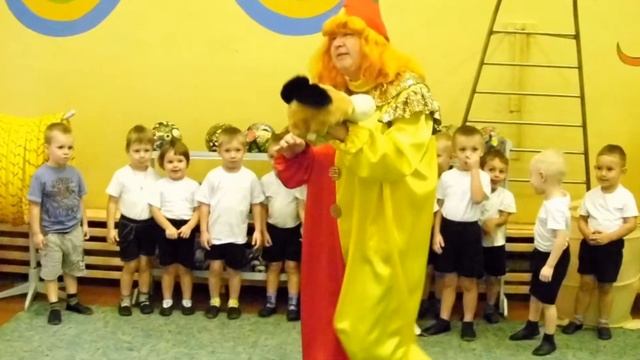 Гр.3 Физкультурное развлечение "В гости к нам пришёл Петрушка!" смотреть онлайн