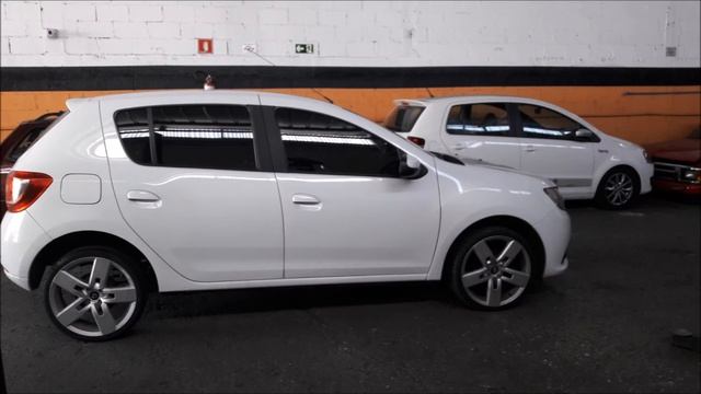 Renault Sandero 2015 com Rodas Aro 18" Suspensão Fixa смотреть онлайн