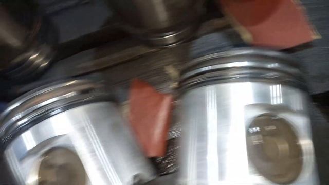 Обзор детройт.12.7. 555л.с разобрали только кем то собранный мотор..