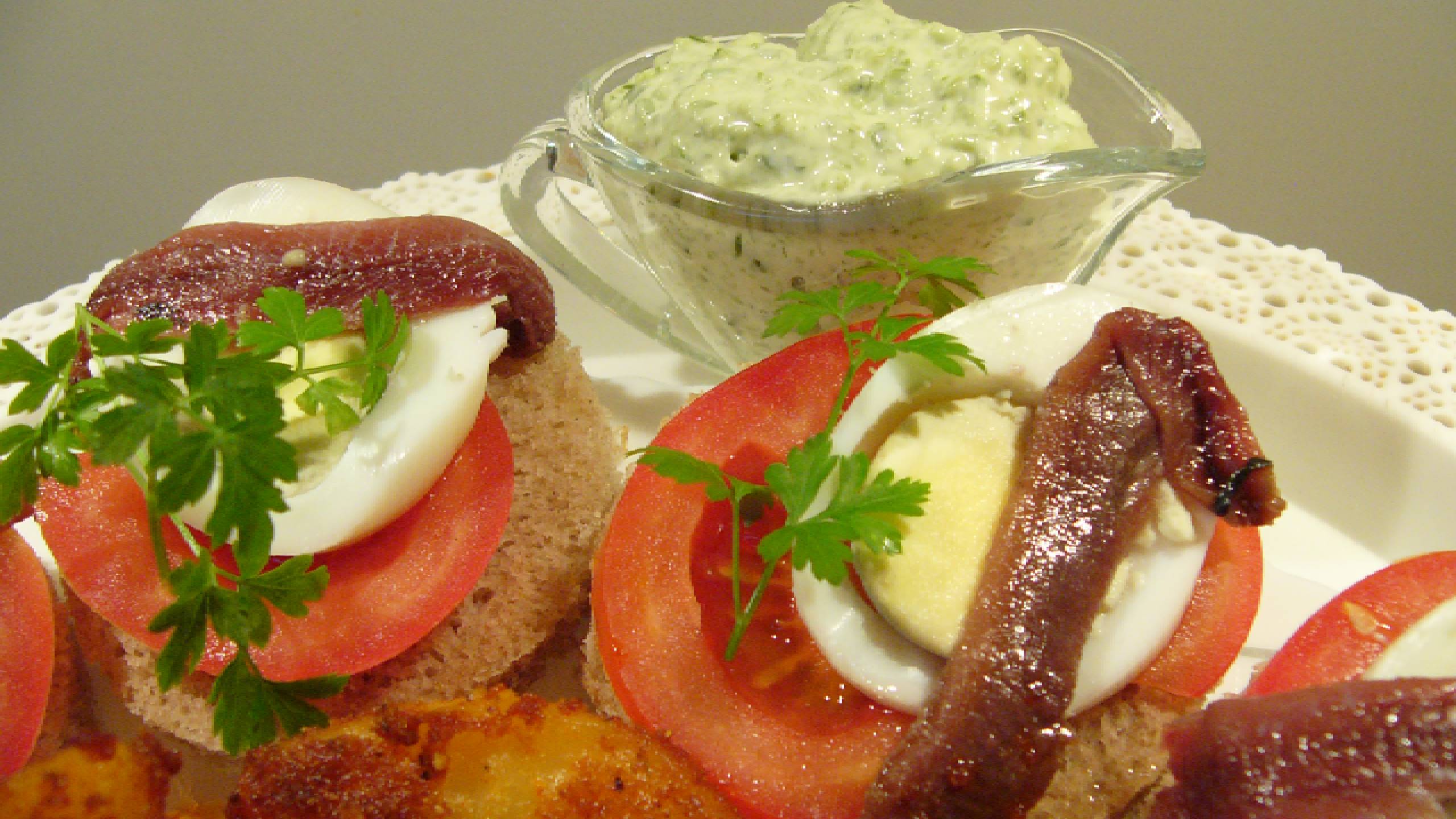 Гренки с анчоусами и моя фирменная картошечка. смотреть онлайн