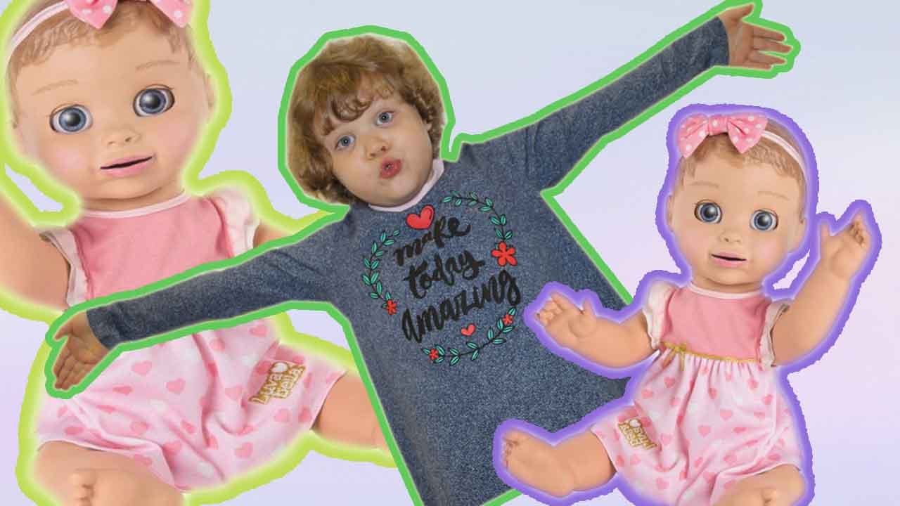 Вика играет с куклой Лювабелла. Taking Care Of Luvabella Babies - Playing And Feeding By Vika.