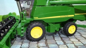 Игрушки Bruder Комбайн John Deere Обзор и игра. Спецтехника для детей. Bruder toys.