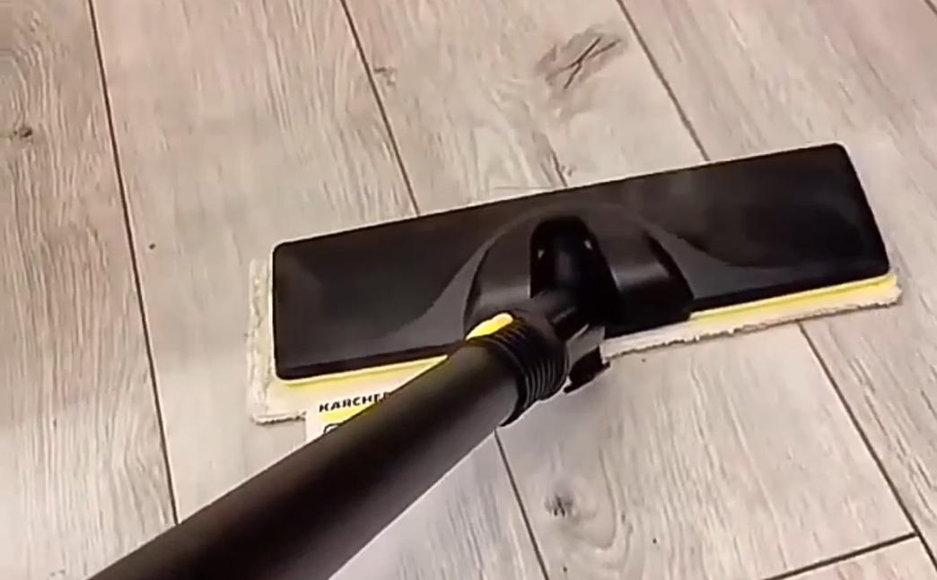 Как помыть пол Ламинат без разводов уборка без бытовой химии.mp4 смотреть онлайн