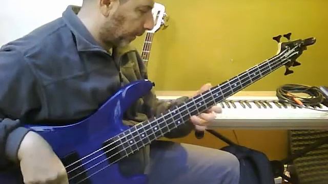 Bass Jam Groove and Fills in Dominants Circle of Fifths смотреть онлайн