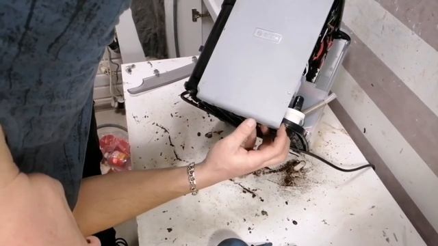 Кофемашина Bosch(Бош) Не подает кофе, подтекает. Ремонт и расборка. смотреть онлайн