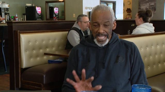 Darnell 'Dr. Dunk' Hillman sits down with Dave Calabro to talk Slam Dunk Contest history смотреть онлайн