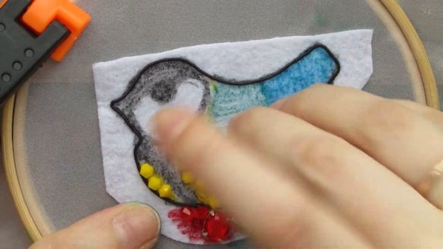 Брошь синичка // ОБзор процесса изготовления броши смотреть онлайн