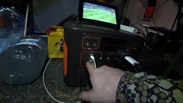 Зимняя рыбалка и отдых в палатке на льду! Открытие зимнего сезона! Первый лед! Все флажки стоят, но смотреть онлайн