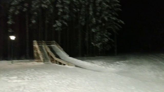 Освещённая трасса в Агрызе. Небольшой обзор. Вечерняя тренировка. смотреть онлайн